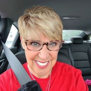 Meet your Posher, Ellen